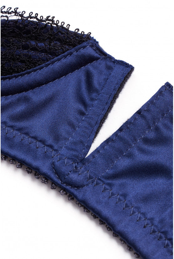 Soutien-gorge sein nu satin bleu à nouer