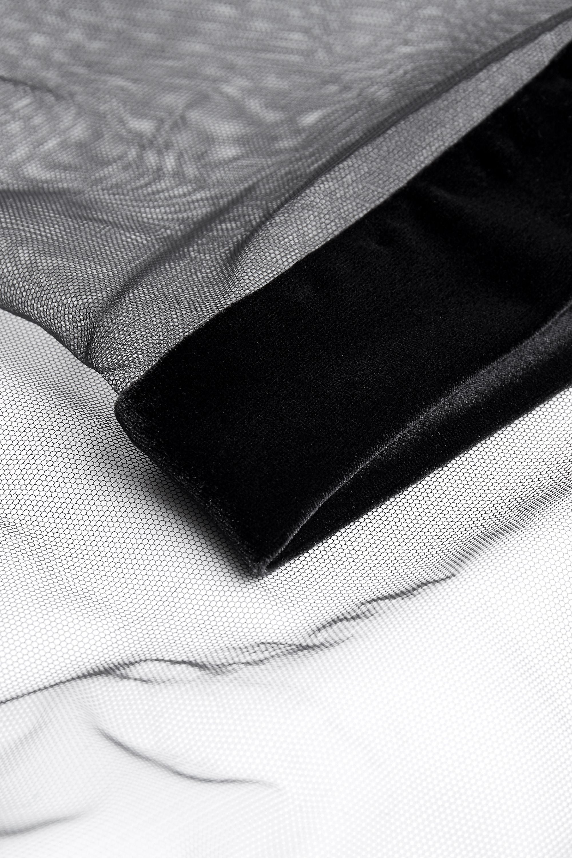 Langer Kimono aus Tüll und Samt