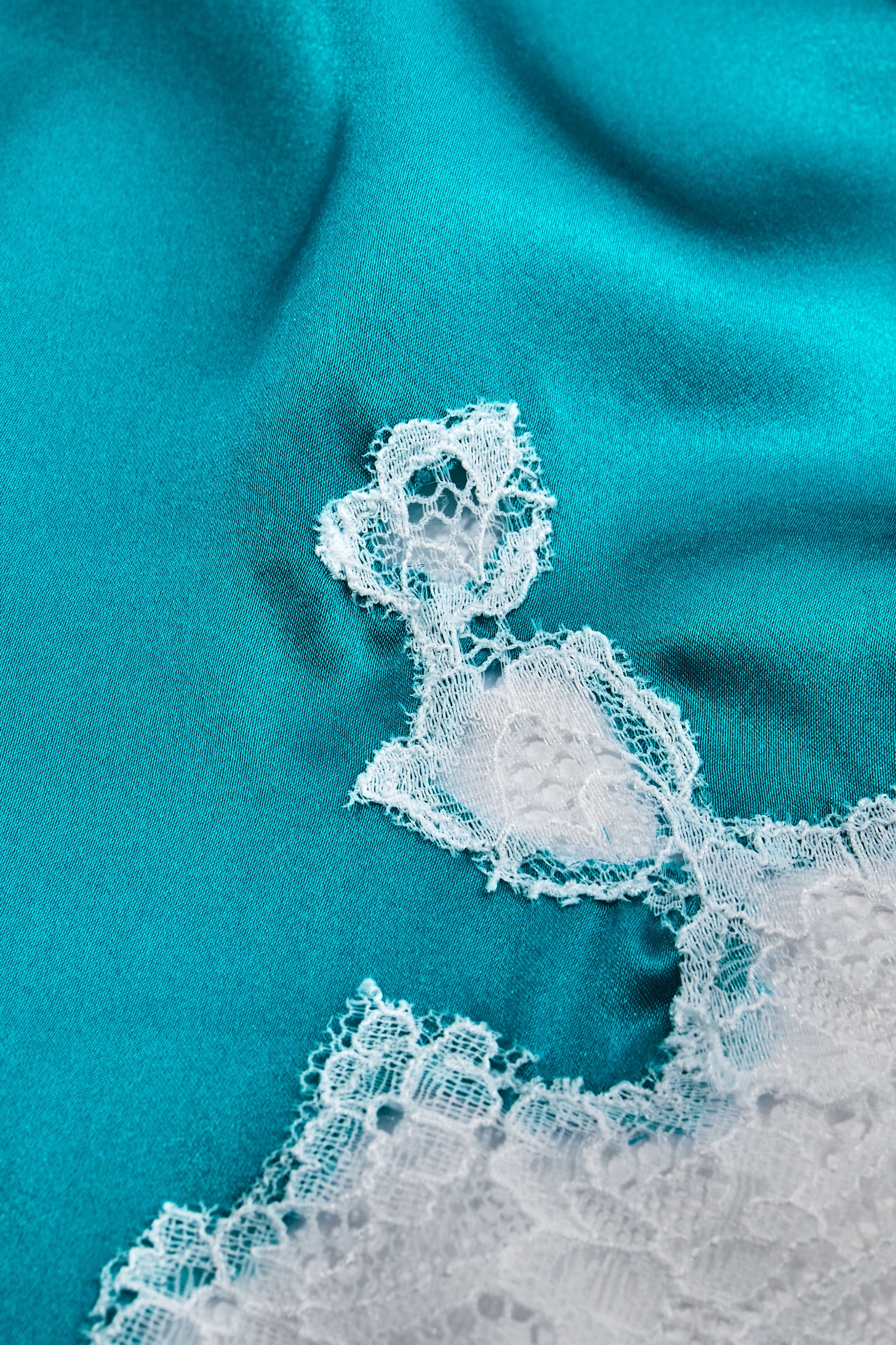 Nuisette soie turquoise