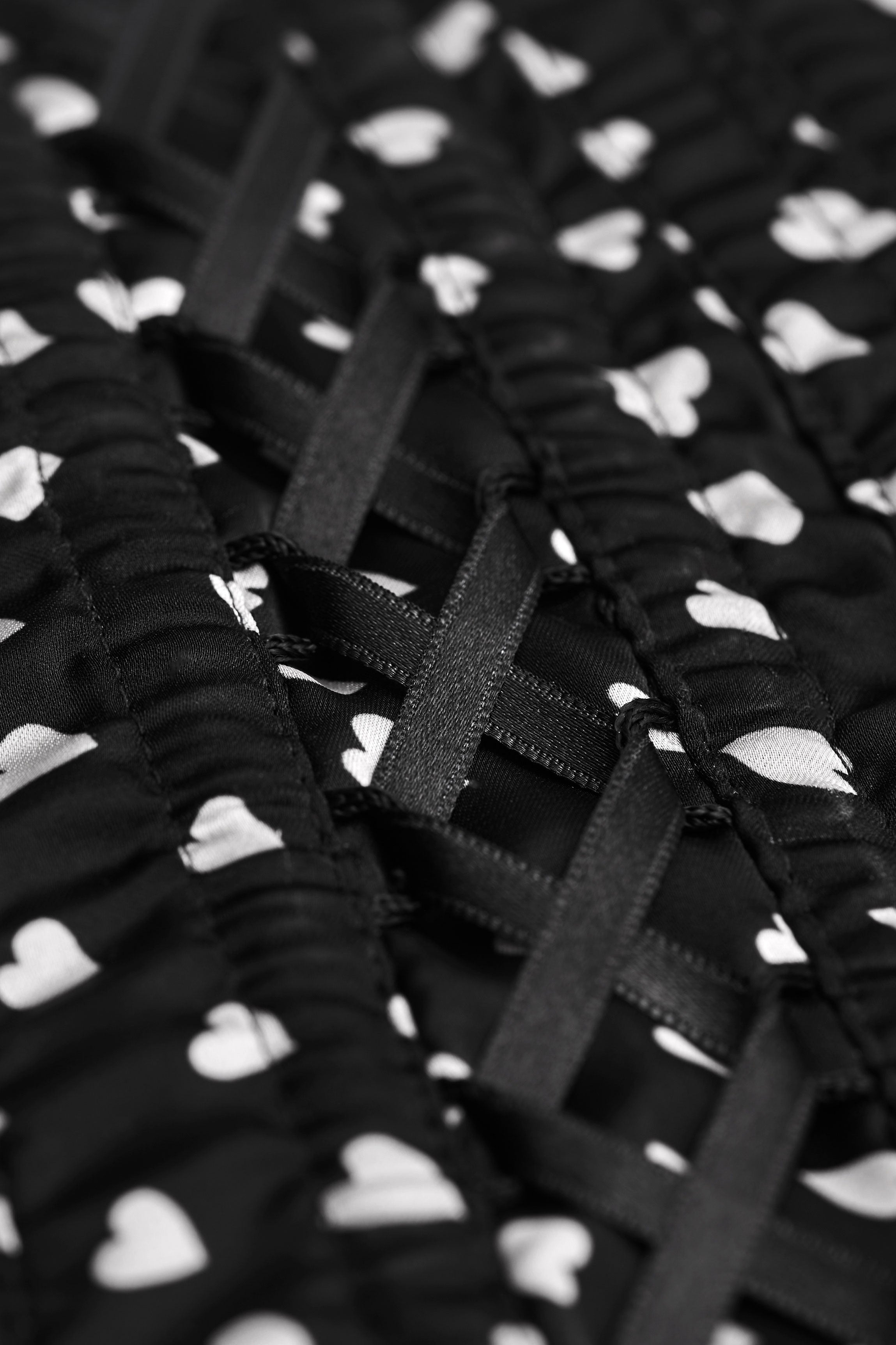 Corset noir satin petit coeur KEIKO