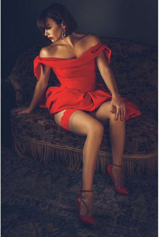Bas Cervin autofixant chair à dentelle rouge DIVINE